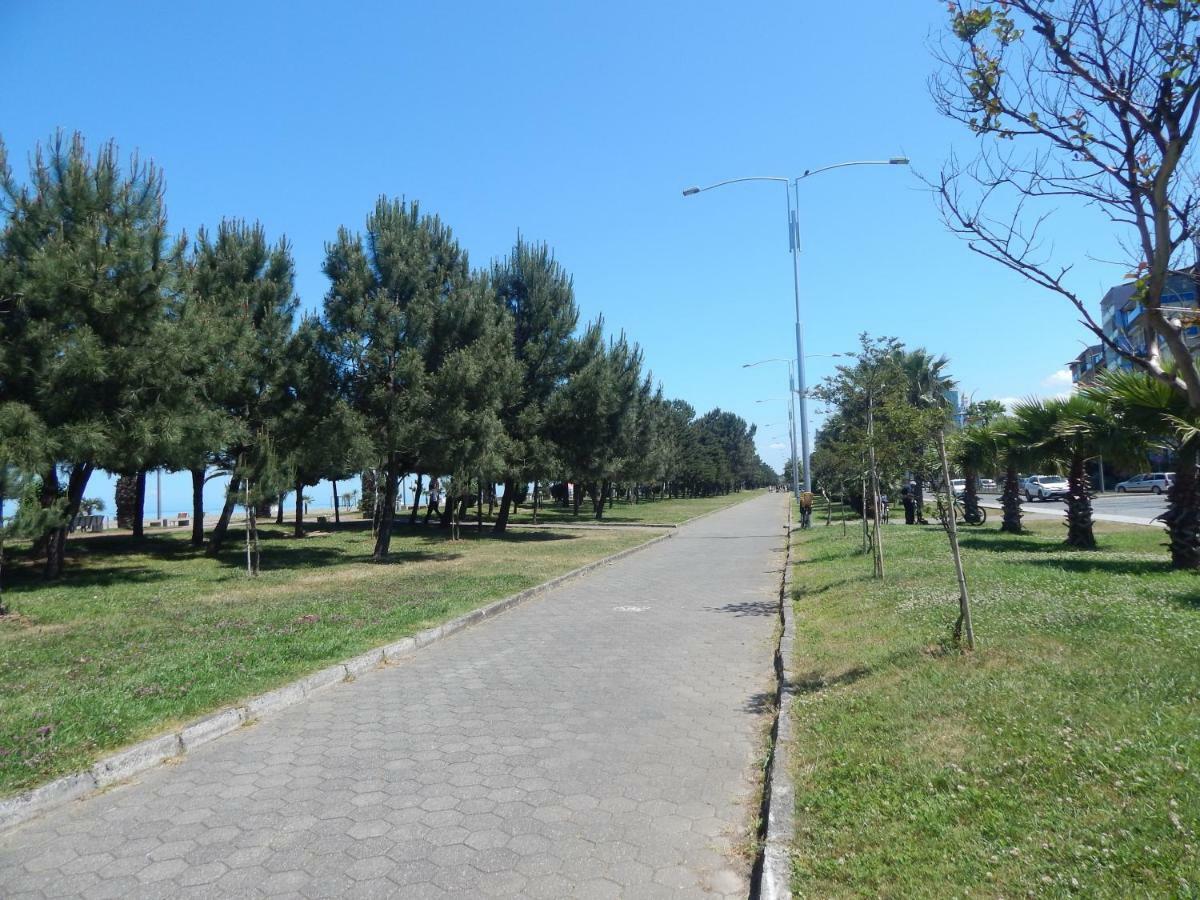 Apartment First Line From Sea Batumi Exterior photo