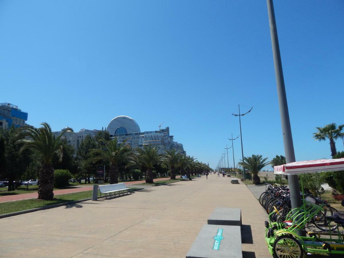 Apartment First Line From Sea Batumi Exterior photo